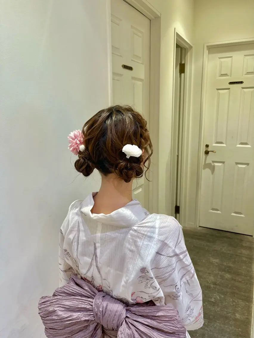 ヘアアレンジ お団子ヘア エクステ🎀 暖色カラー🎀amiのヘアスタイル