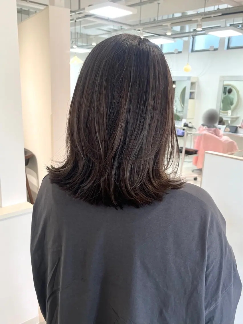 ミディアム 齋藤 華音のヘアスタイル