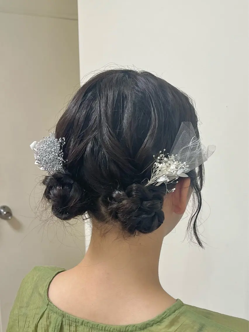 セミロング お団子ヘア 君山 希美のヘアスタイル