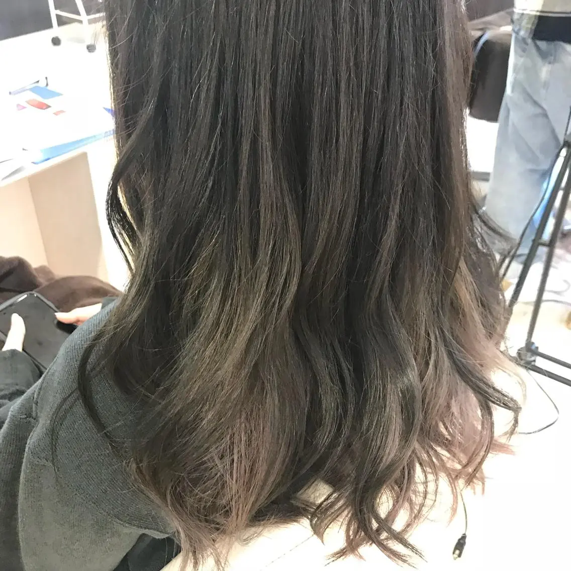 セミロング カラー 透明感カラー グレージュ カット ヘアカラー Oopsレイヤー 加藤澄都のヘアスタイル