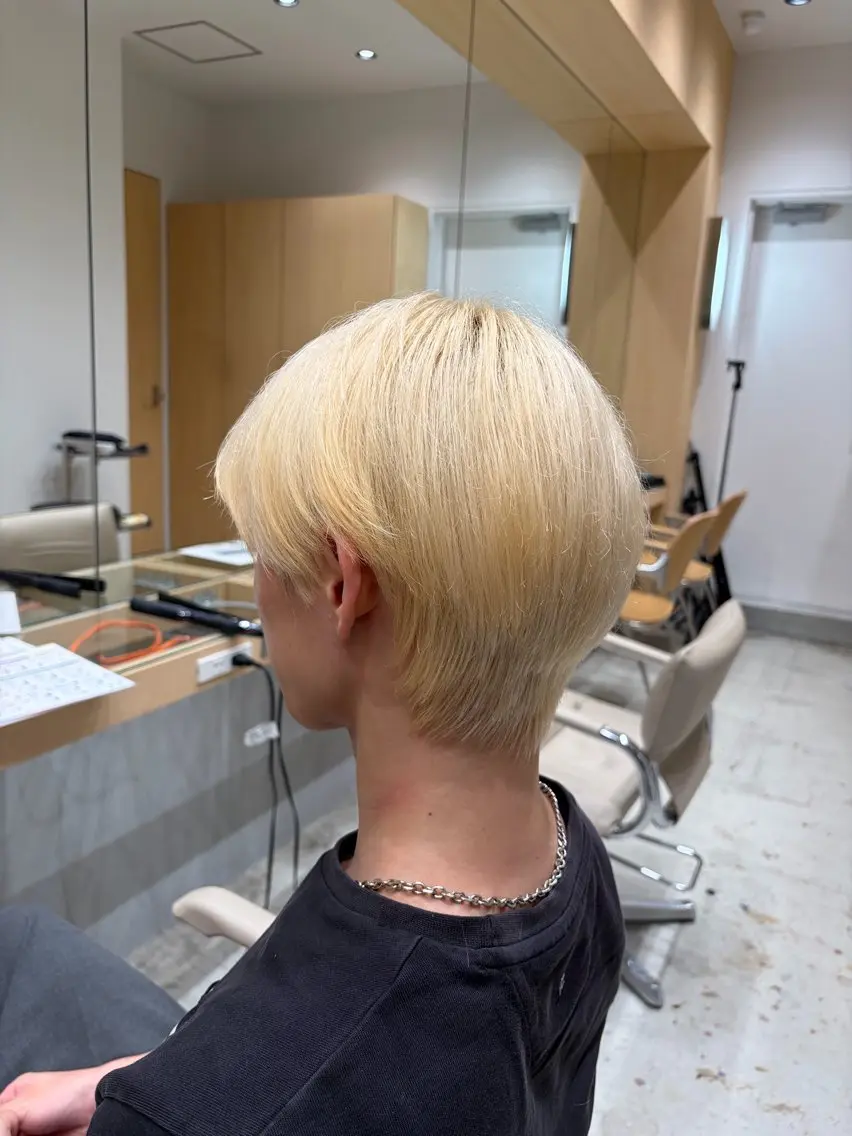 カラー メンズ 抜きっぱなしブロンド ブロンド ホワイトブロンド カット ヘアカラー トリートメント ホワイトカラー☁️/ Yuya/ハイトーンのヘアスタイル