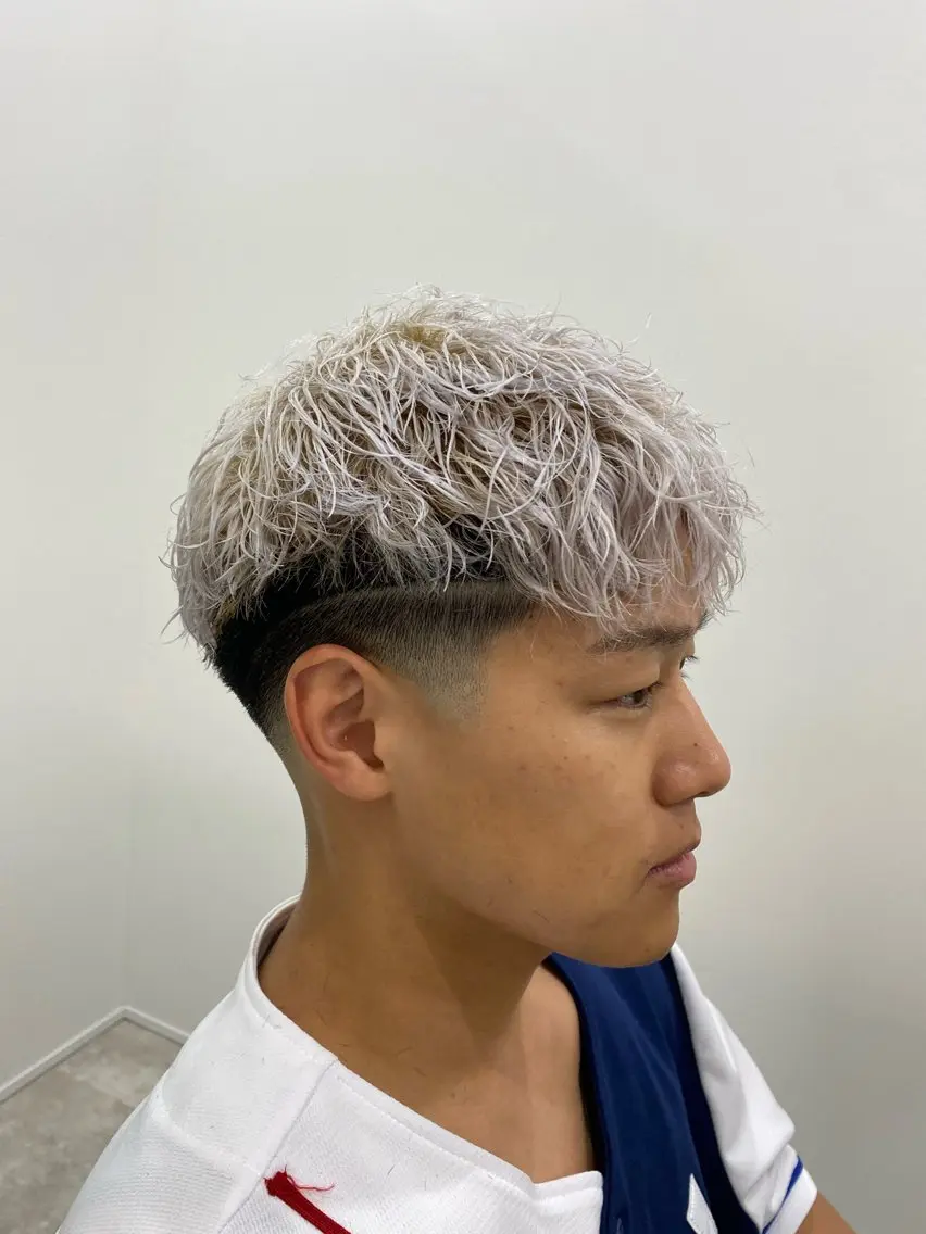 📸メンズ限定📸　カット＋パーマ＋ハイライトorブリーチの写真