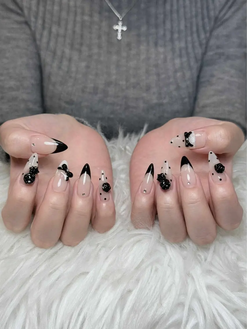 ネイル ボルドー ブラウン チークネイル ドット フットネイル Julli NailStudioのネイルデザイン
