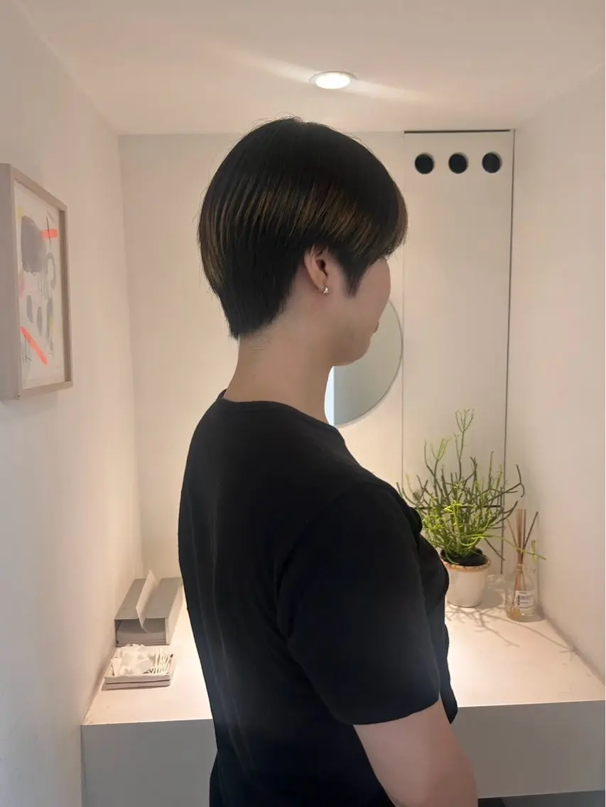 ショート カラー かがやしづ ⭐️ベージュのヘアスタイル
