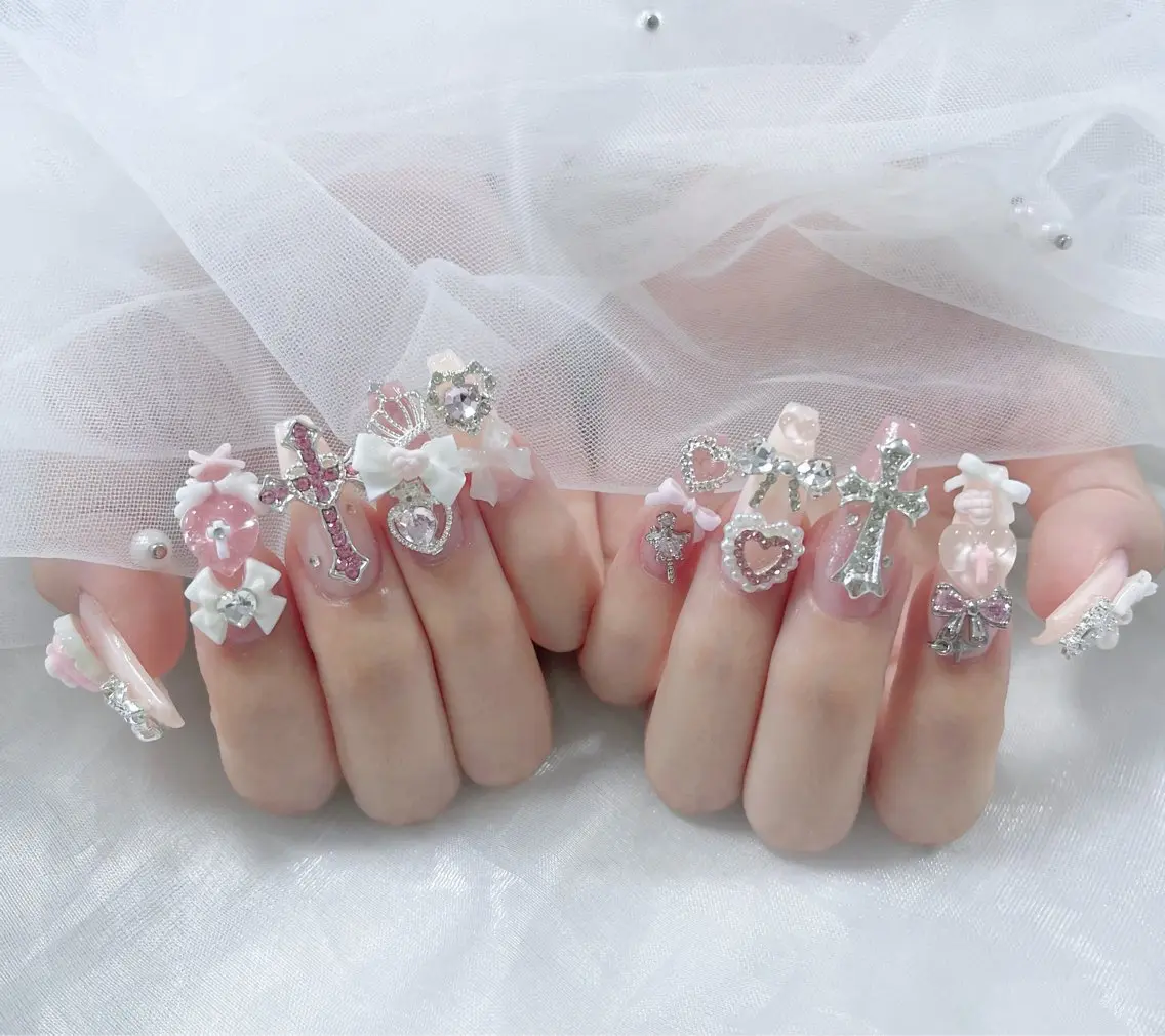 ネイル オーロラネイル クリアネイル フラッシュネイル ジェルネイル グラデーション ハンドネイル ZUZU AMEE NAILのネイルデザイン
