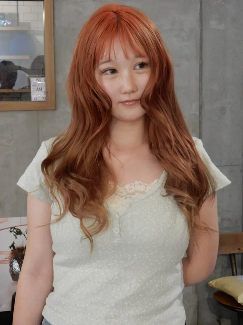 カラー ブリーチ 兼西 菜摘のヘアスタイル
