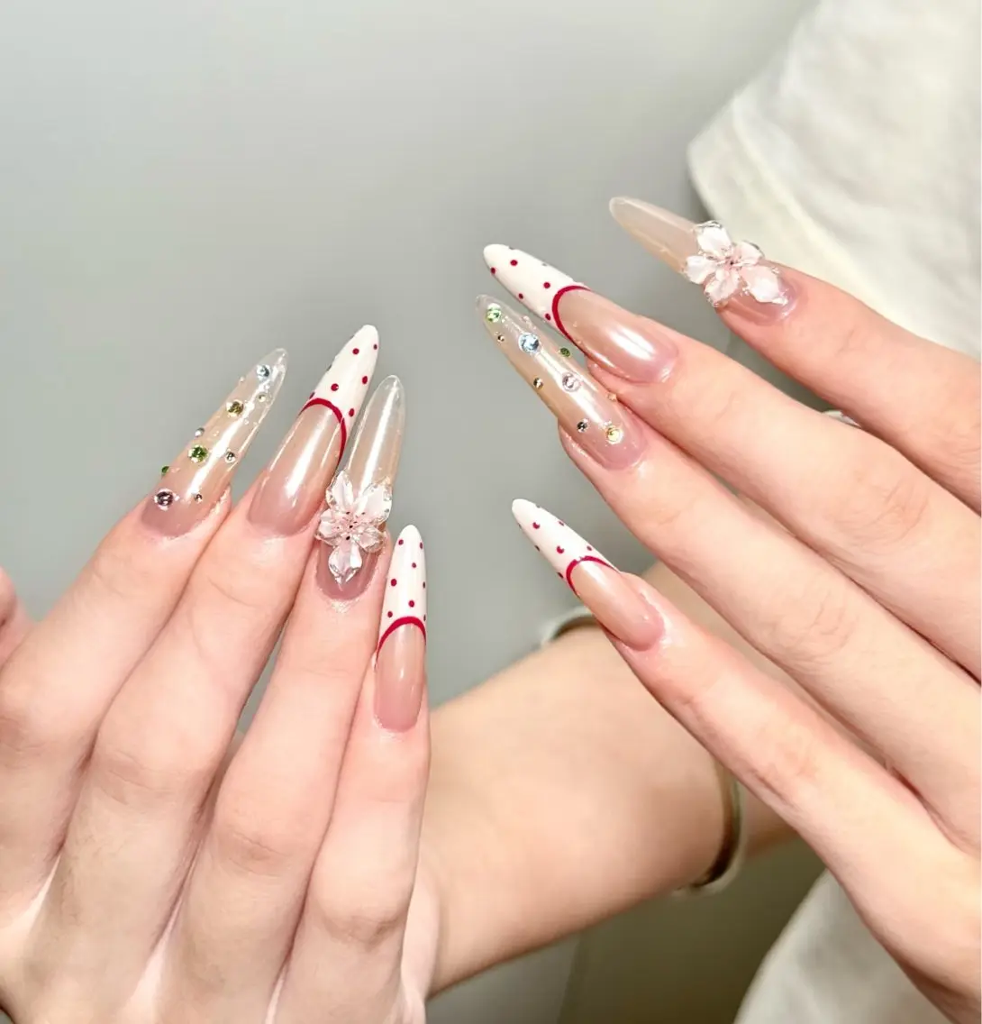ネイル フットネイル フレンチネイル グラデーション 氷ネイル・うるうるネイル 韓国ネイル ハンドネイル Mixx Nail_ Studioのネイルデザイン