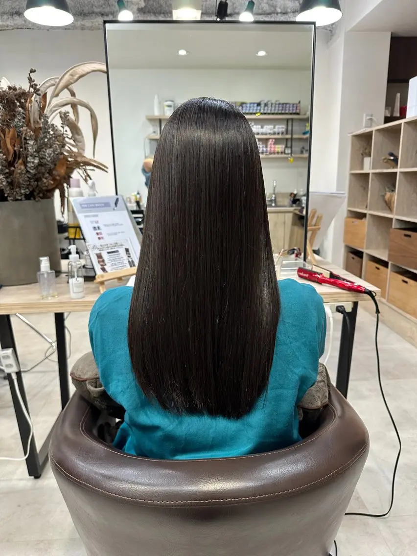 ロング 光を纏うツヤ感ロング Natsuki🤍のヘアスタイル
