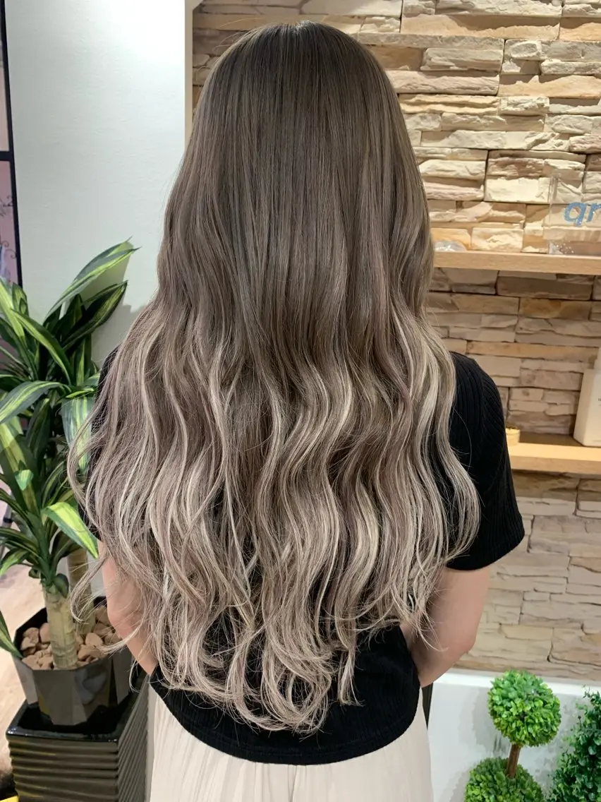 ロング カラー ブリーチ エクステ トリートメント 佐野 大貴のヘアスタイル
