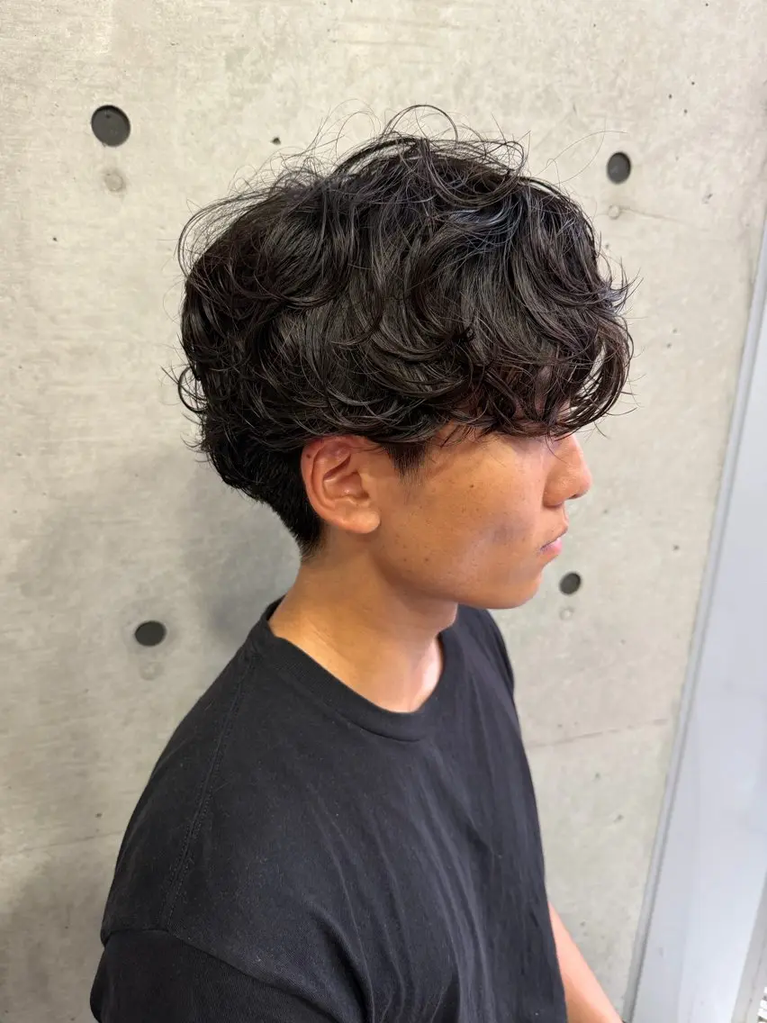 パーマ メンズ メンズパーマ 波巻きパーマ カット パーマ RYUSEI/メンズ スタイル.パーマの眉毛・アイブロウイメージ