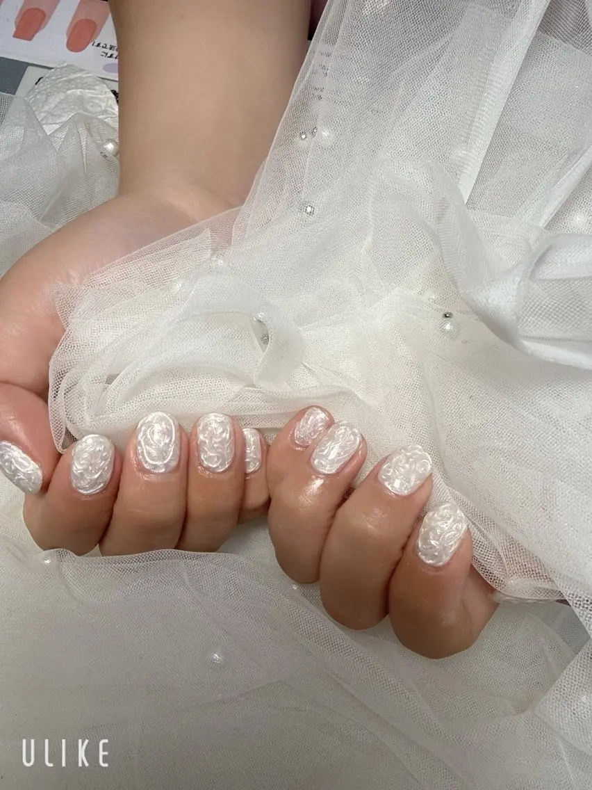 ネイル アートネイル ワンカラーネイル ぷっくりネイル シンプルネイル ホワイト ☀︎shikan. 💫のネイルデザイン