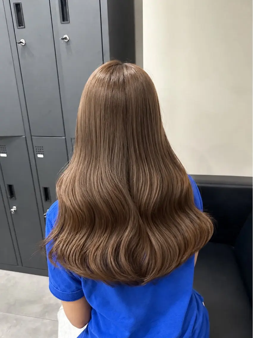 カラー ベージュカラー ヘーゼル ヘアカラー 松本 るりのヘアスタイル