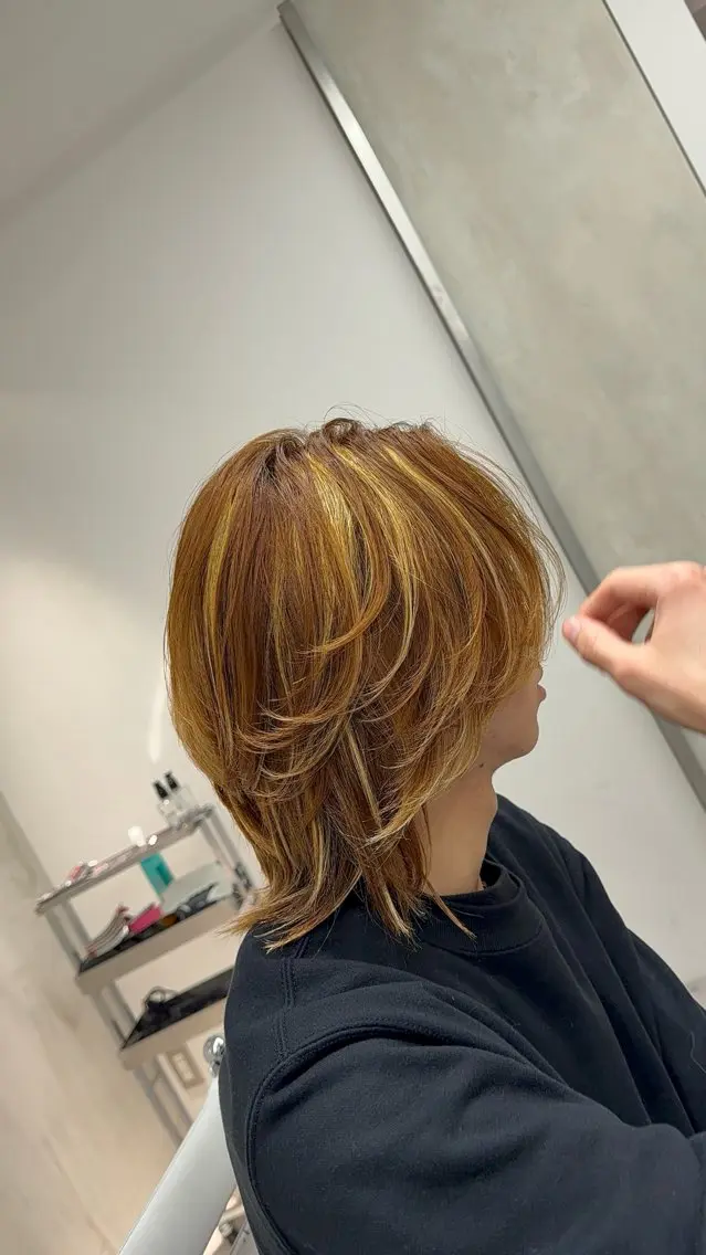 ミディアム カラー メンズ ミディアムパーマ メンズブリーチ フェードカット メンズハイライト メンズメッシュ ヘアカラー トリートメント メンズ特化/パーマ/ フェード/渋谷/千尋のヘアスタイル