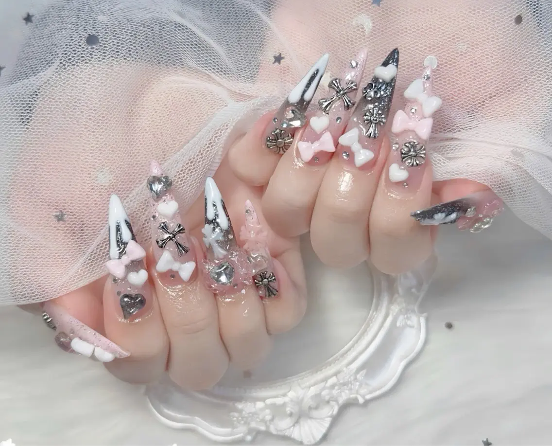 ネイル チークネイル 長さ出し フレンチネイル ジェルネイル グラデーション ハンドネイル THANHTHANH NAILのネイルデザイン