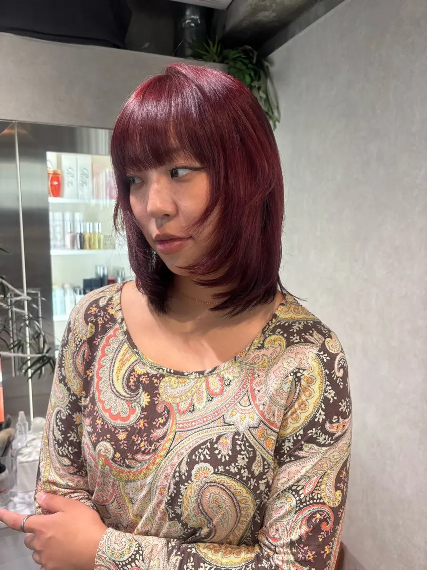 ミディアム カラー ヘアアレンジ 切りっぱなしボブ ブリーチ ダブルカラー イヤリングカラー ハイライトカラー ヘアカラー iona/ハイトーン /ネイルのネイルデザイン