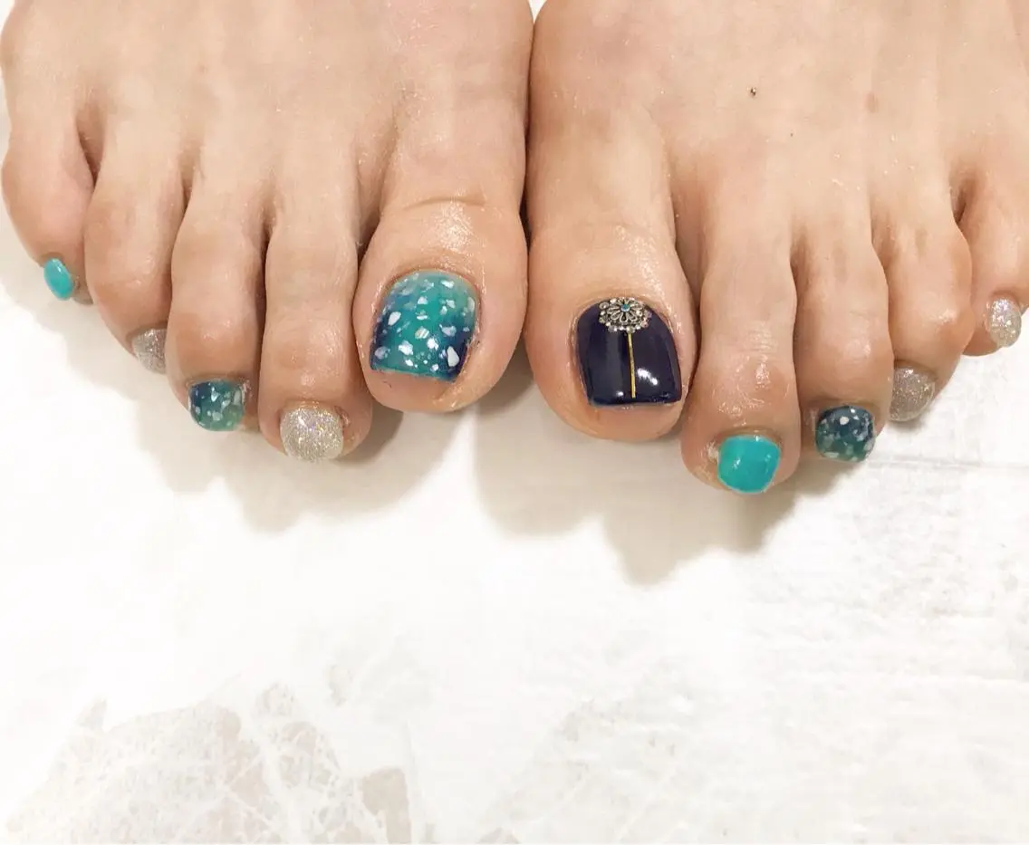 ネイル ブルー フットネイル ニュアンスネイル シンプルネイル 春ネイル フットネイル nail fufla ♡yamane♡のネイルデザイン