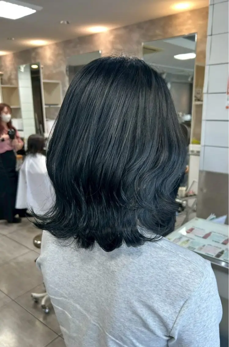 ミディアム カラー ヘアカラー 西岡 英菜のヘアスタイル