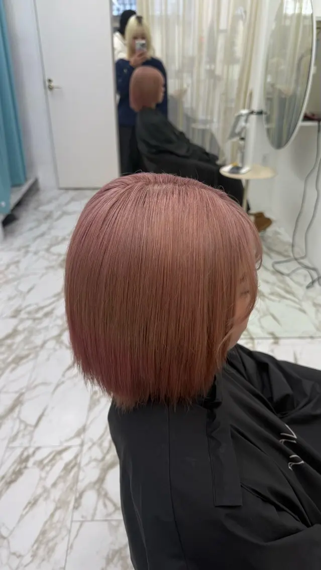 ショート ヘアカラー yuna ハイトーン メンズカットのヘアスタイル