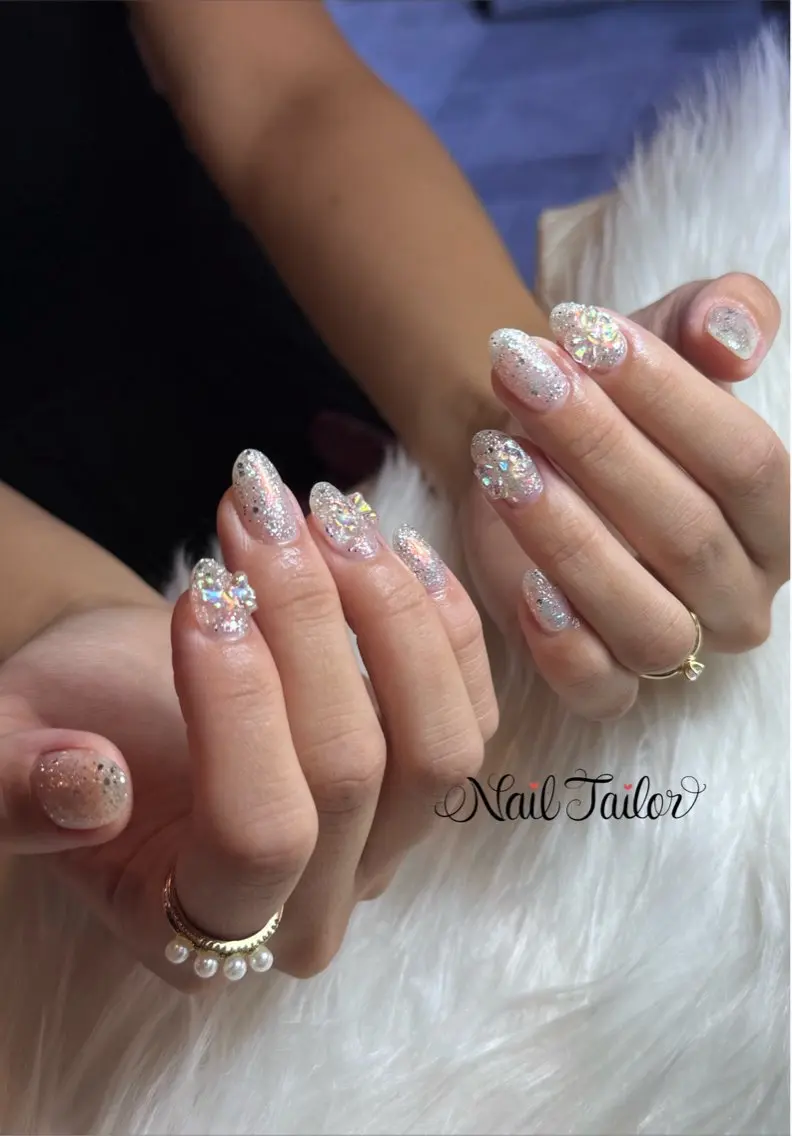 ネイル オーロラネイル クリアネイル キラキラネイル リボン ハンドネイル NailTailor ネイルテイラーのネイルデザイン