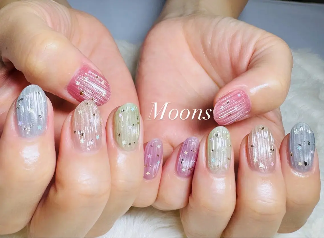 ネイル Moons nail 💅✨のネイルデザイン