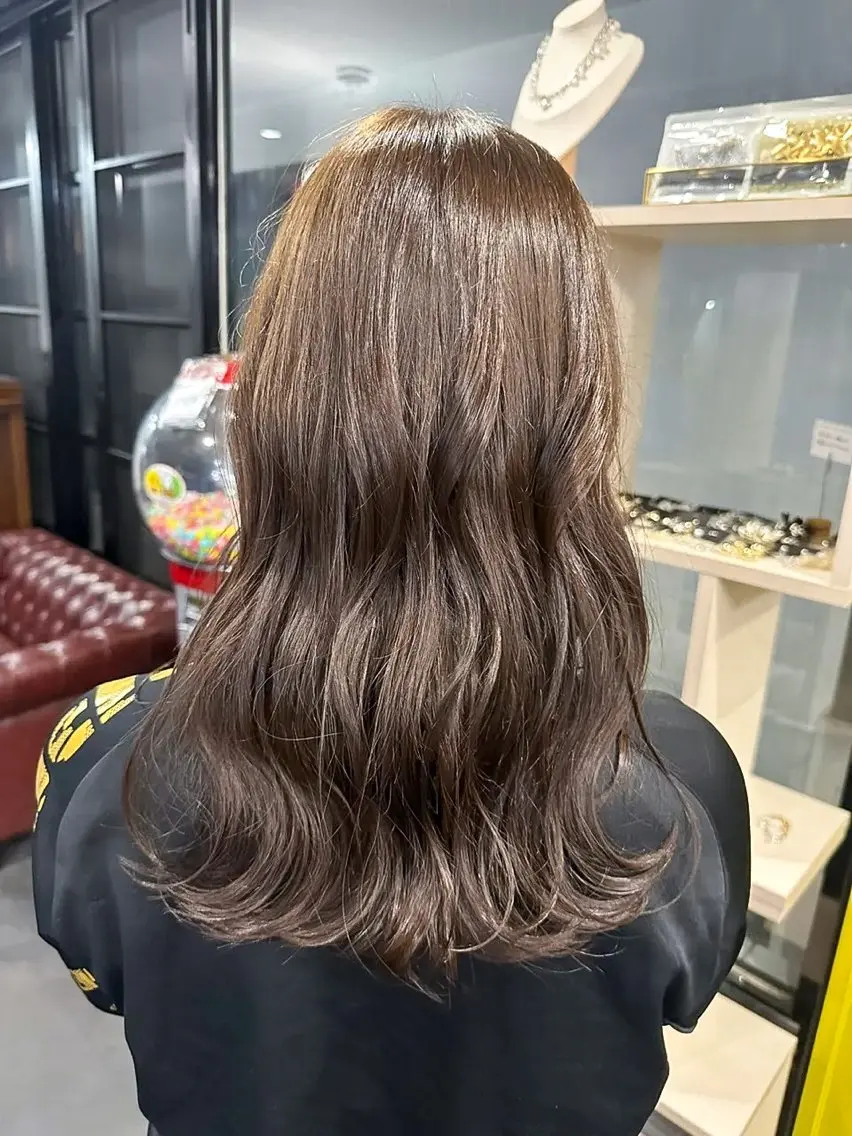 ロング カラー ブリーチ ブリーチなしカラー 桒村 沙綾のヘアスタイル