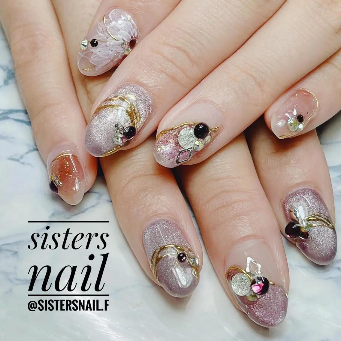 ネイル アートネイル ブラウン フラワーネイル マグネットネイル パープル sisters nail.fのネイルデザイン