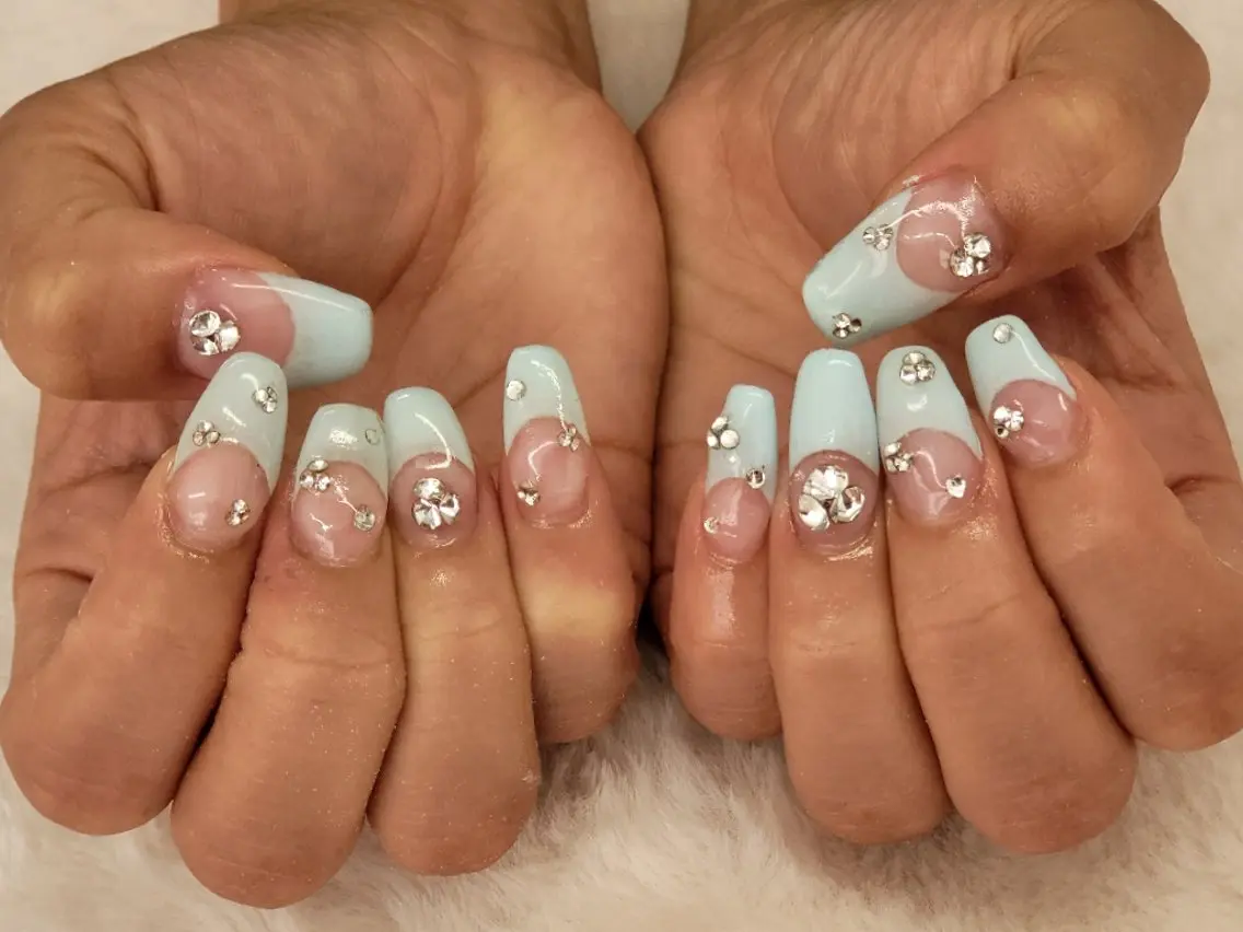 ネイル フレンチネイル キラキラネイル ワンホンネイル ハンドネイル ハンドケア 心斎橋Salon Epokkuのネイルデザイン