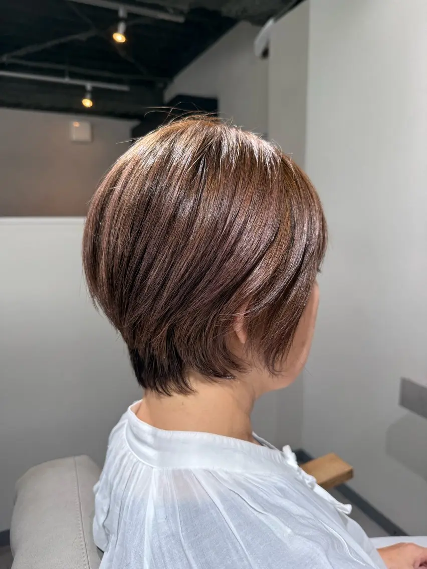 ショート カラー カット ヘアカラー トリートメント 脱白髪染め美容師 竹内涼乃のヘアスタイル