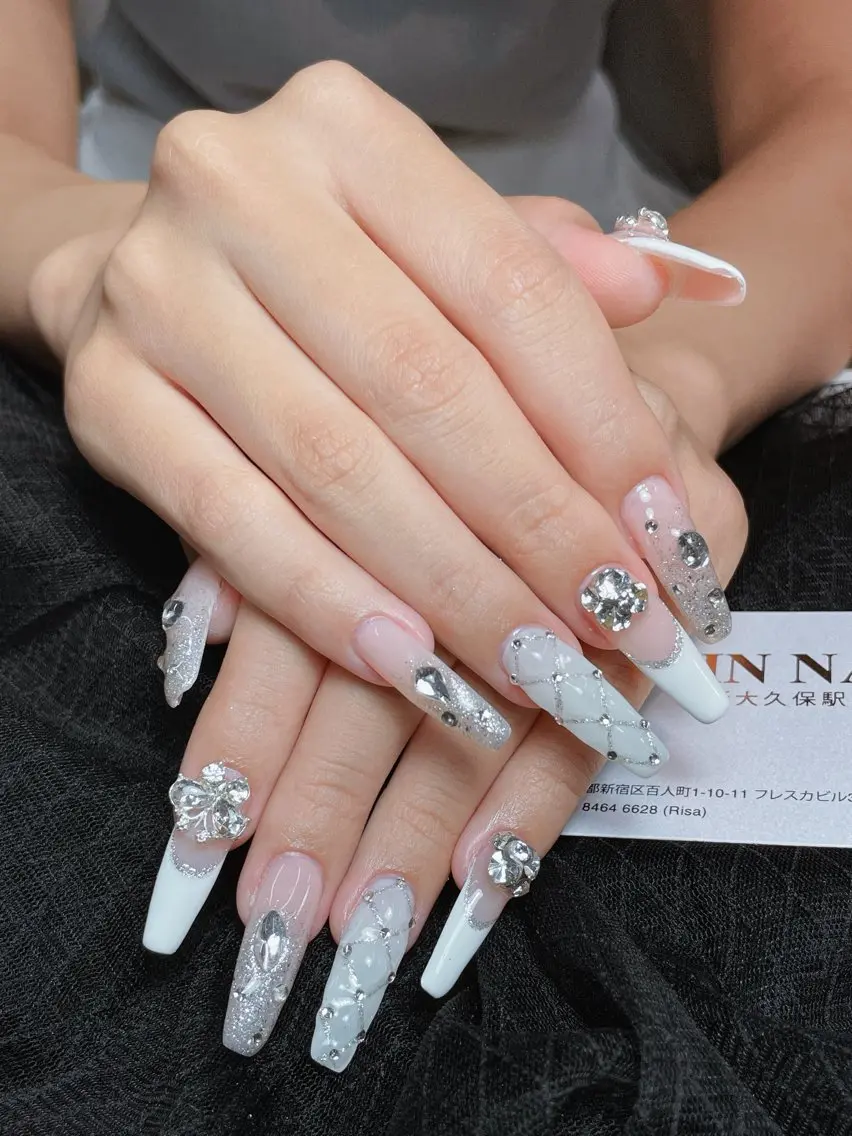 ネイル フレンチネイル ジェルネイル 韓国ネイル マグネットネイル ネイルチップ Rin Nail 新大久保店のネイルデザイン