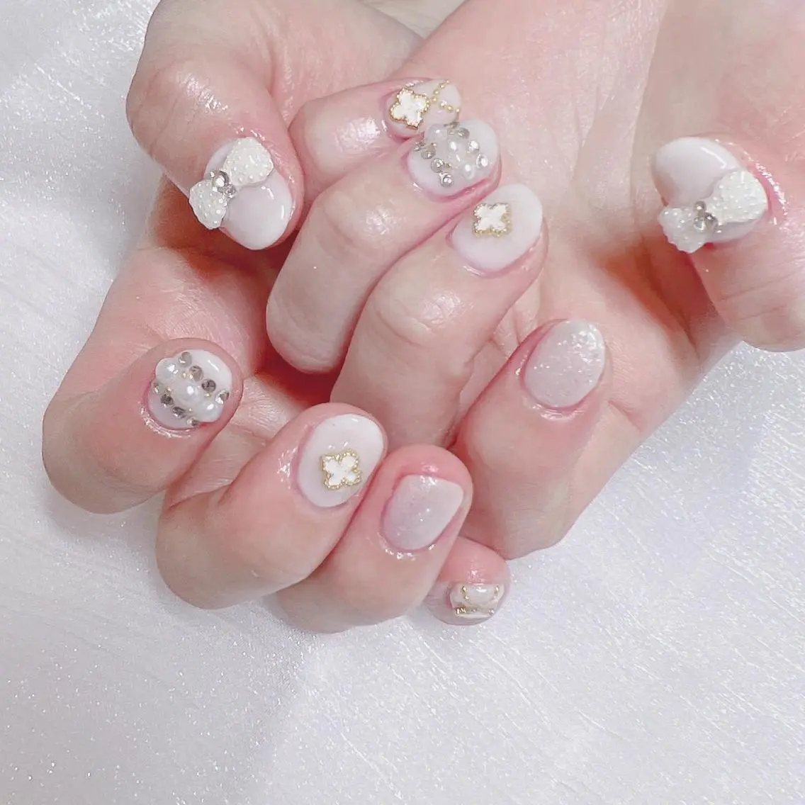 ネイル オーロラネイル フットネイル フレンチネイル ジェルネイル 韓国ネイル ハンドネイル ハンドケア 【ENサロン】 Rei🎀Nailのネイルデザイン