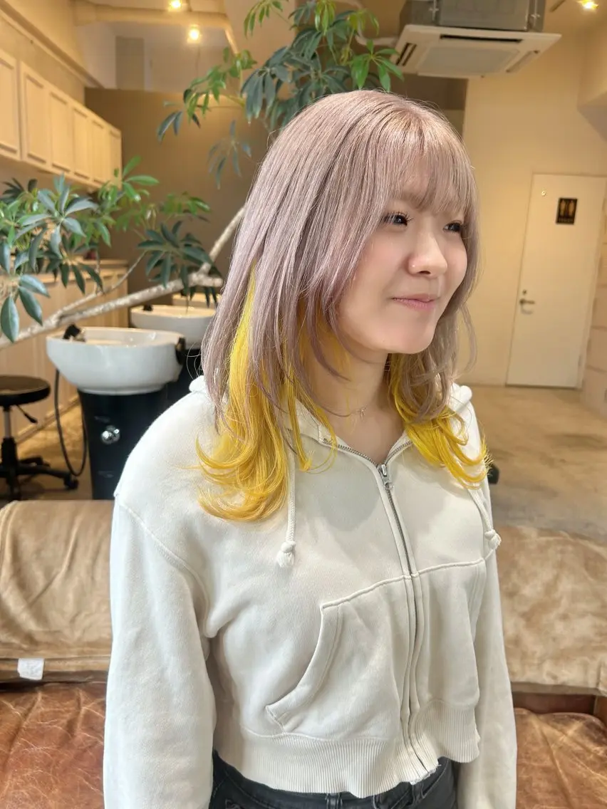 ミディアム カラー カット ヘアカラー 髪質改善×ハイトーン レイヤー天神美容室のヘアスタイル