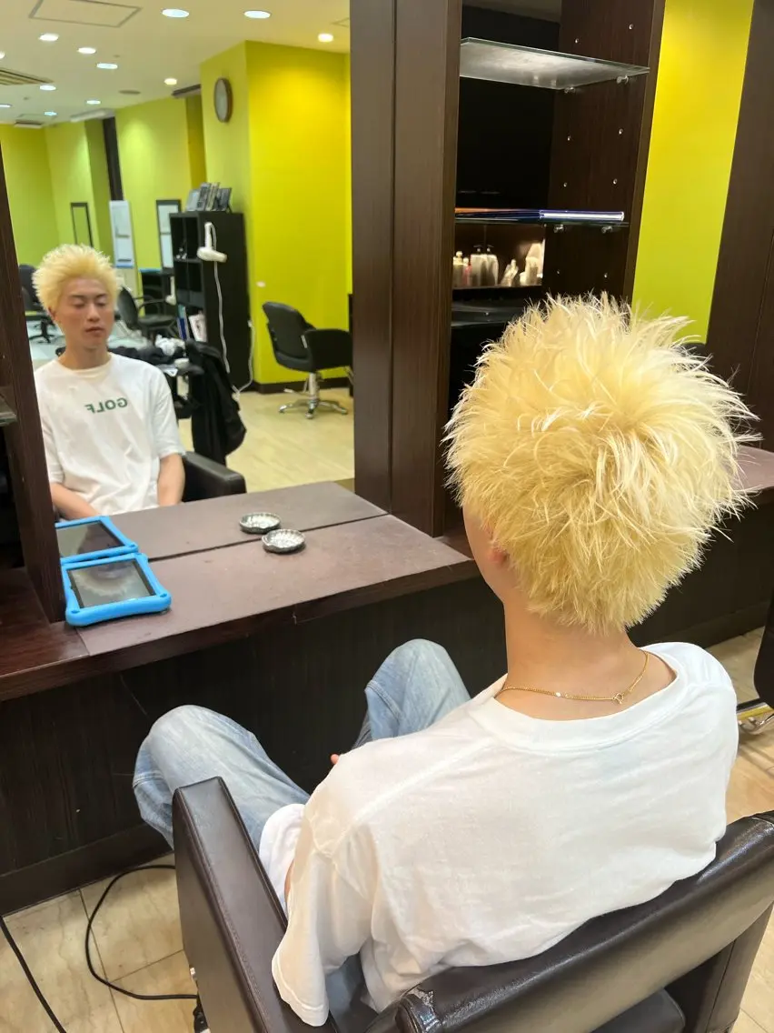 ショート カラー ブリーチ ショートヘア ハイトーン/パーマ 特化平田のヘアスタイル