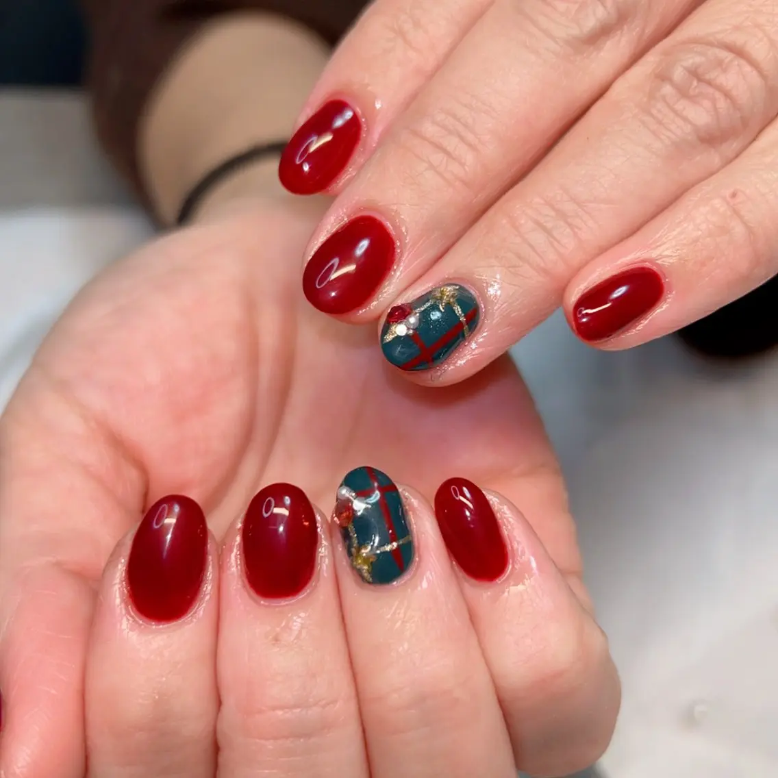 ネイル オーロラネイル ミラーネイル オフィスネイル ワンカラーネイル シンプルネイル ハンドネイル Cute Tips nailのネイルデザイン