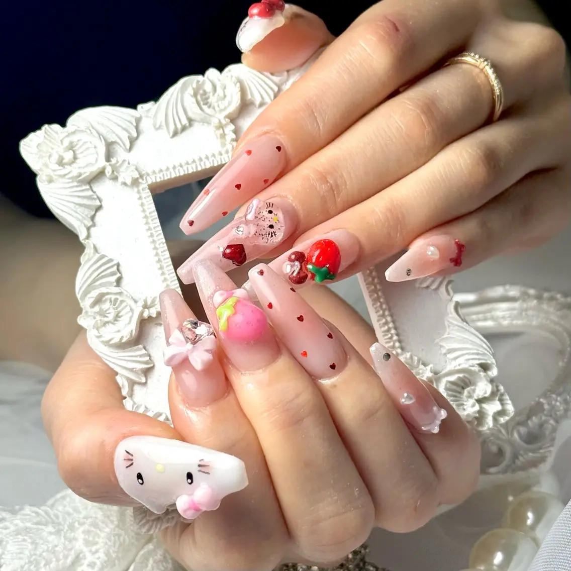 ネイル ハンドネイル ルシイ🎀新宿長さ 出しパーツ専門店のネイルデザイン