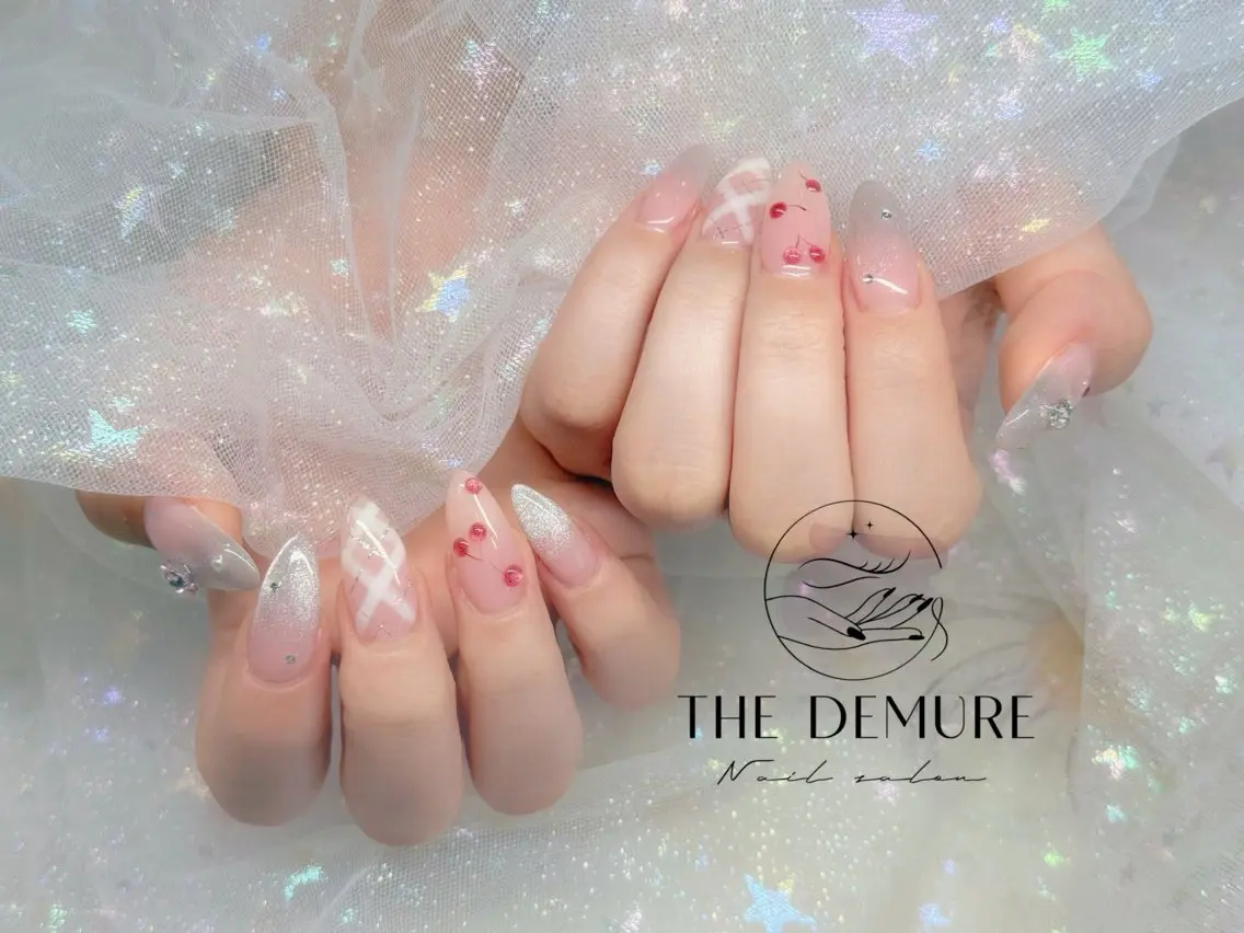 ネイル アートネイル フットネイル キラキラネイル 韓国ネイル ロングネイル ハンドネイル Ella nailのネイルデザイン