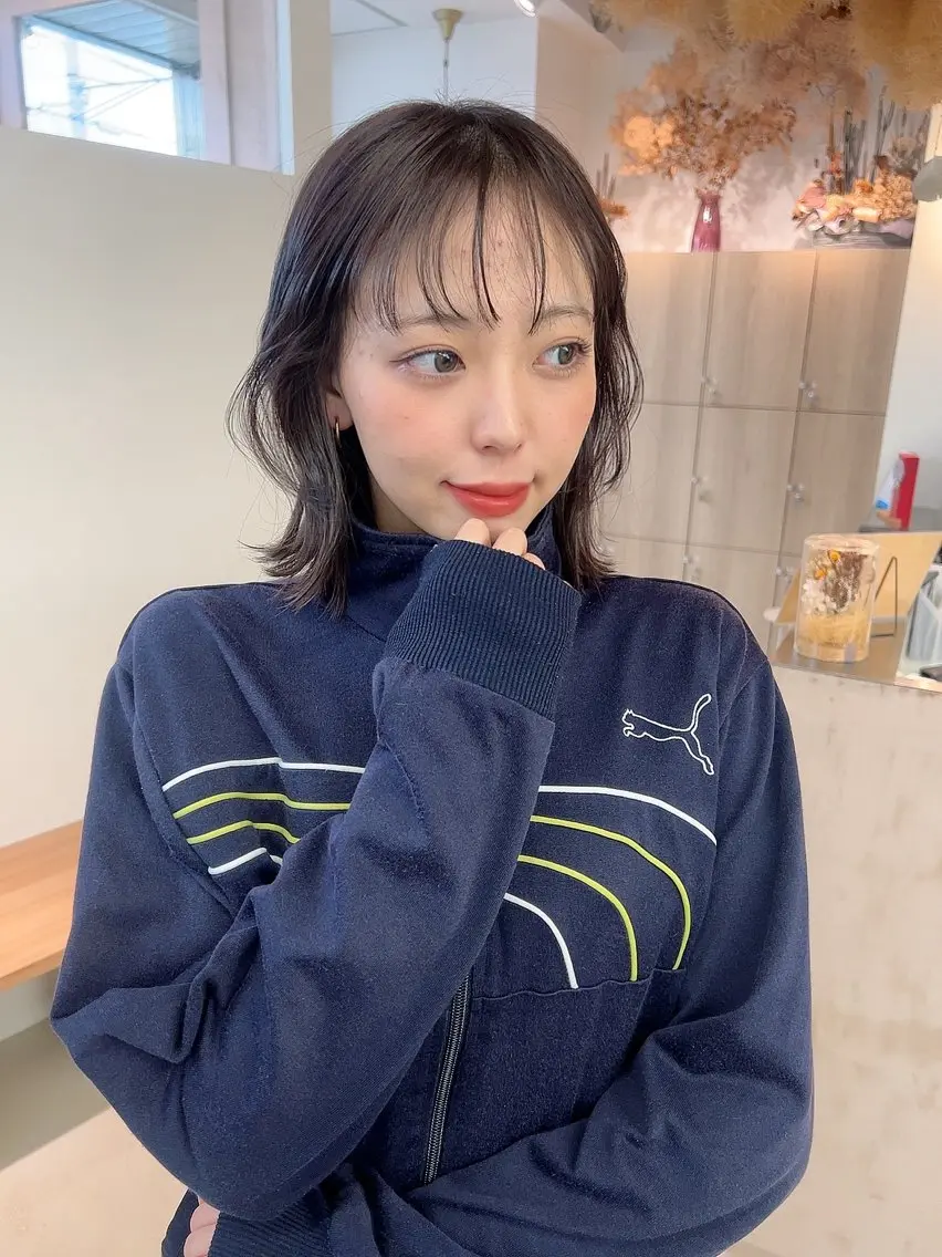 ミディアム カット ヘアカラー トリートメント vince. moekoのヘアスタイル