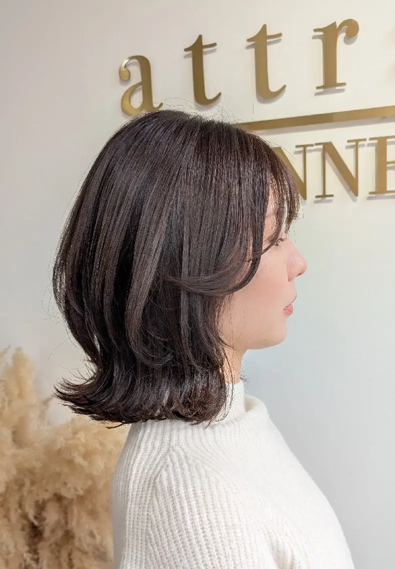 ミディアム ミディアムレイヤー 顔周りカット レイヤーカット 外ハネヘア カット ヘアカラー トリートメント 🌿attrait ANNEX個室サロンのヘアスタイル