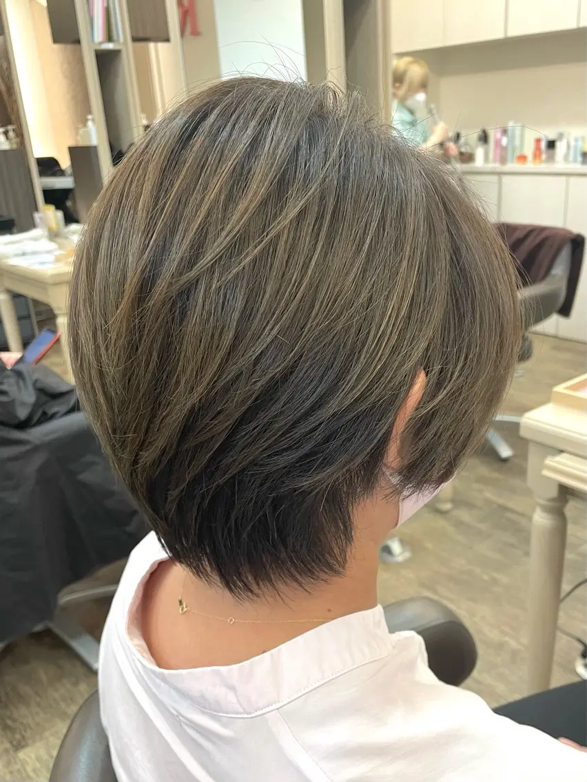 ショート カラー グレージュ オリーブグレージュ オリーブグレー ヘアカラー メンズパーマ🌀/ 中村郁未のヘアスタイル