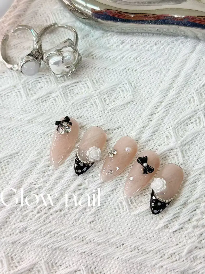 ネイル ハンドネイル Glow Minamiのネイルデザイン