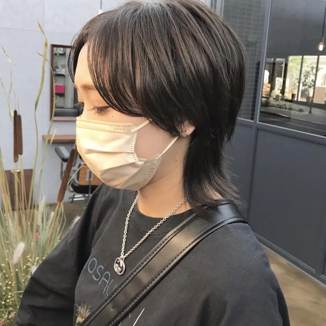 ショート カラー メンズ センターパート メンズウルフカット オリーブカラー ショートヘア ウルフカット カット ヘアカラー トリートメント ヘアセット ✂︎ウルフ・ショート ✂︎MIKUNIのヘアスタイル