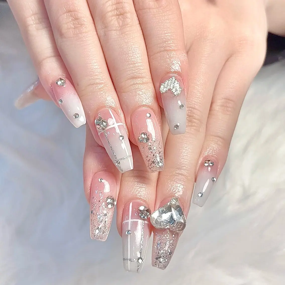 ネイル ハンドネイル 🎀kira 長さだし💗モチ最高のネイルデザイン
