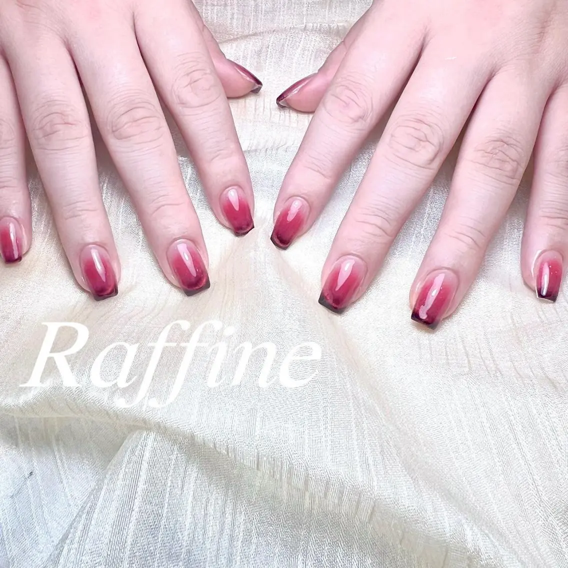 ネイル RAFFINE haru🦋🩵のネイルデザイン