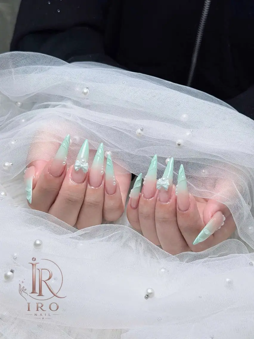 ネイル ハンドネイル IRO Nail Studioのネイルデザイン