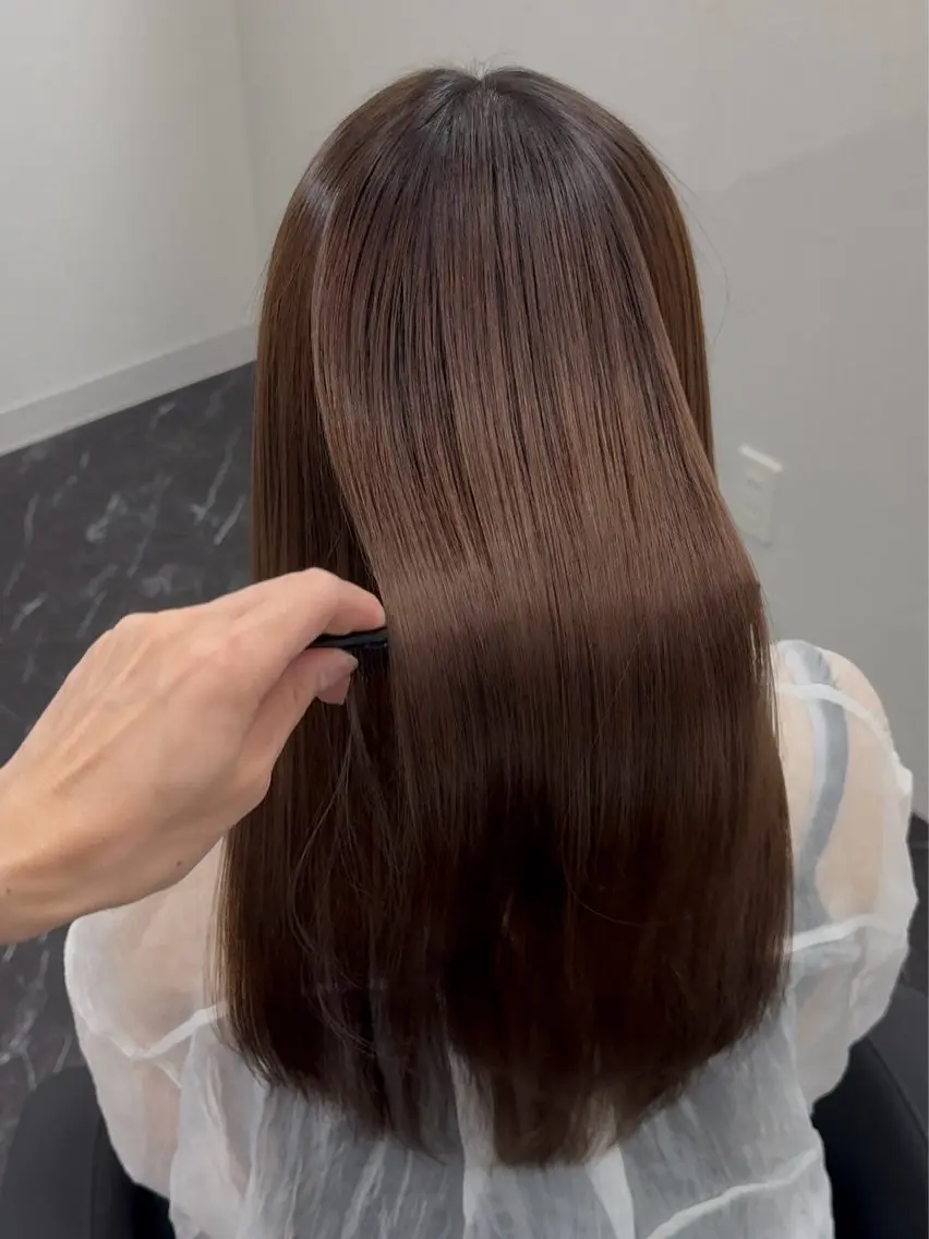 ロング カラー パーマ ヘアアレンジ メンズ キッズ メンズブリーチ メンズ韓国風 黒髪 ブリーチ ブルーカラー 髪質改善Ⅰ透明感 艶カラーⅠたつやのヘアスタイル