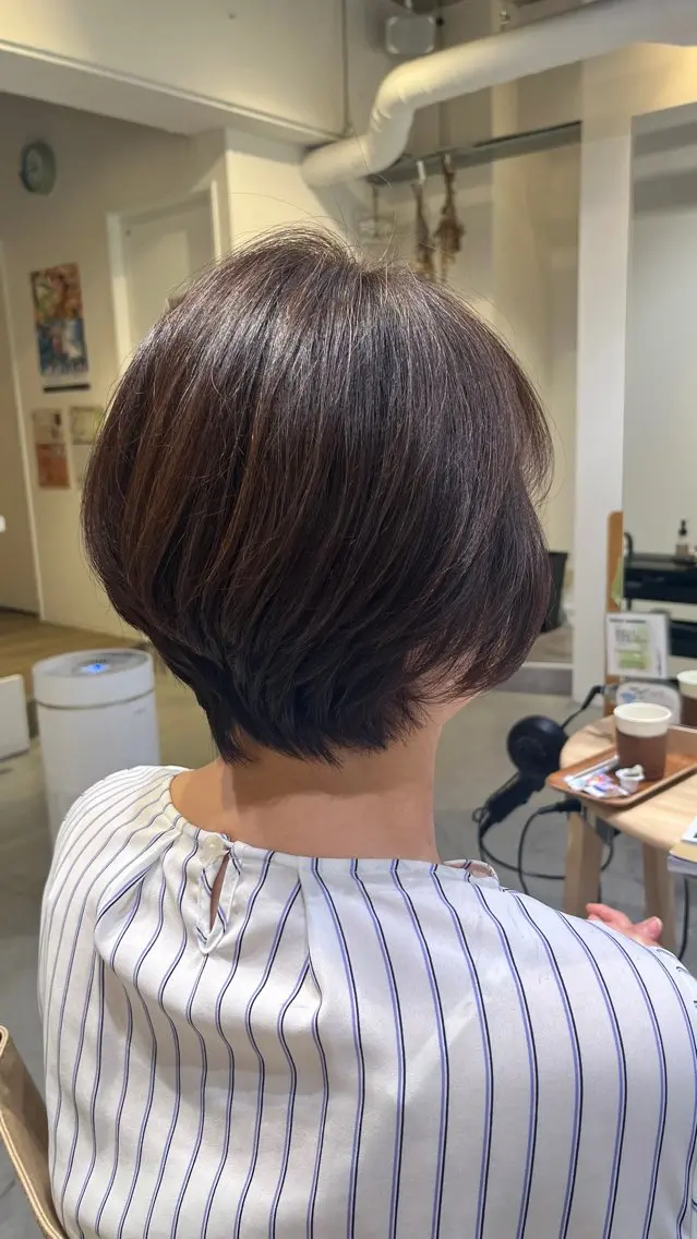 ショート カラー 佐藤　ひなの ／艶髪のヘアスタイル