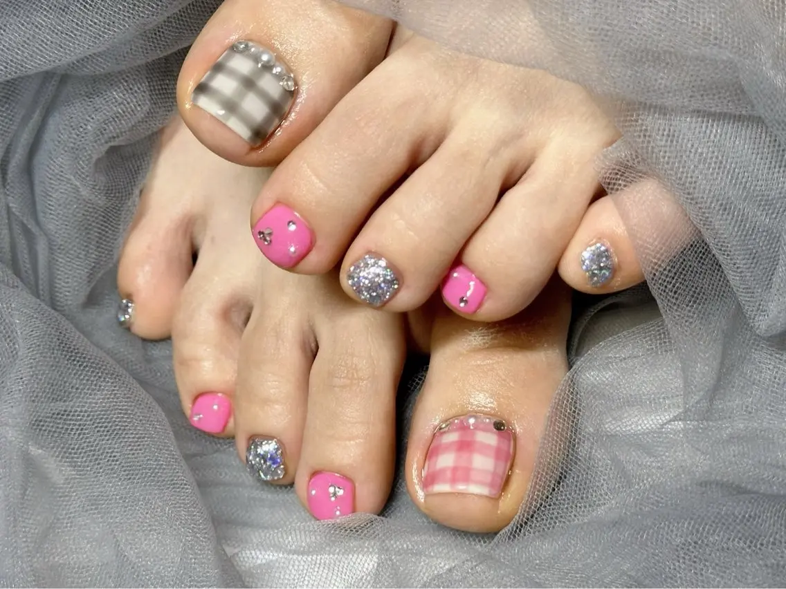 ネイル ピンク フットネイル Nail Salon KURELLYのネイルデザイン