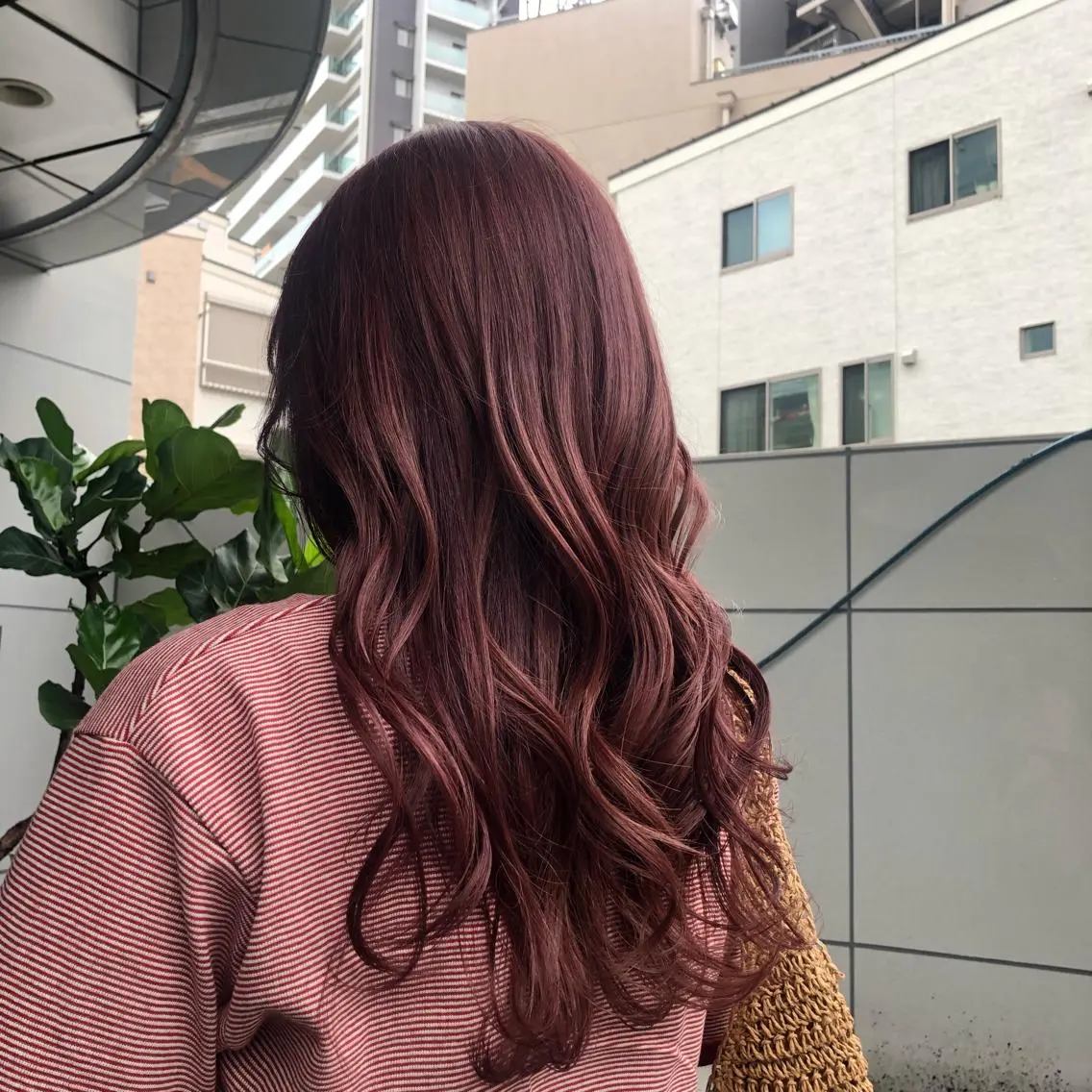 セミロング カラー ヘアカラー トリートメント 山崎 絵莉香のヘアスタイル