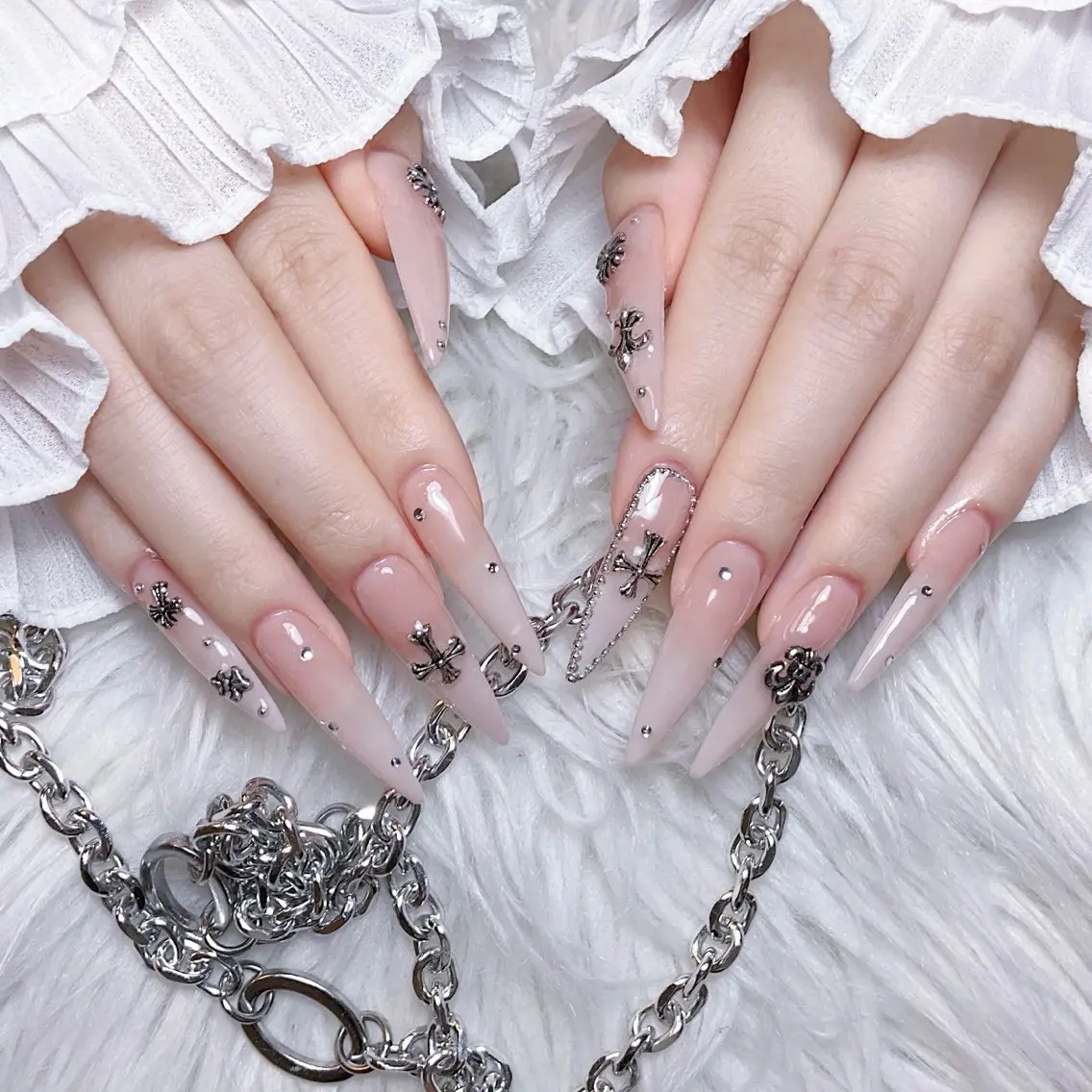 ネイル ハンドネイル 🍭Yun nail hyejin🌸のネイルデザイン