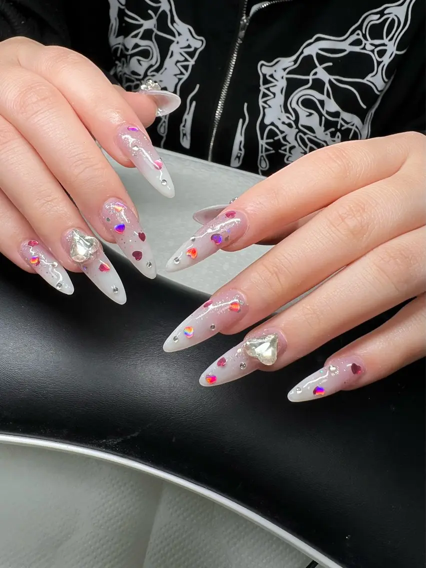 ネイル オーロラネイル チークネイル 長さ出し フットネイル フレンチネイル ハンドネイル Lee Nailsのネイルデザイン