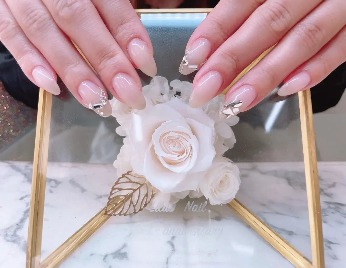 ネイル ジェルネイル グラデーション ハードジェル キラキラネイル 韓国ネイル Lilas Nailのネイルデザイン